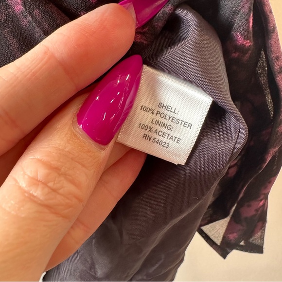 Banana Republic Pleated Midi Dress – Black & Magenta Print, Size 0 - Picture 5 of 7